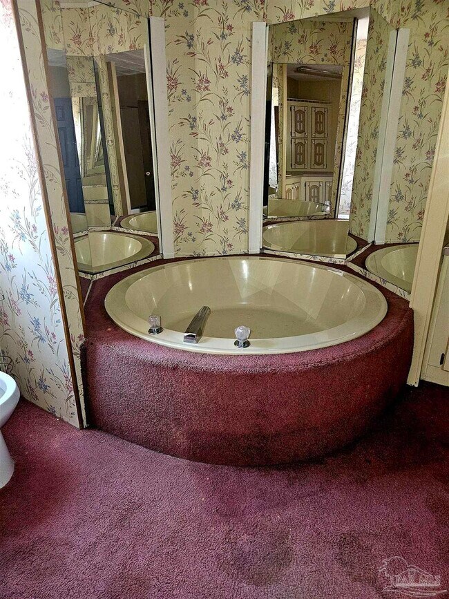 Foto del edificio - 649 Hwy 95A N