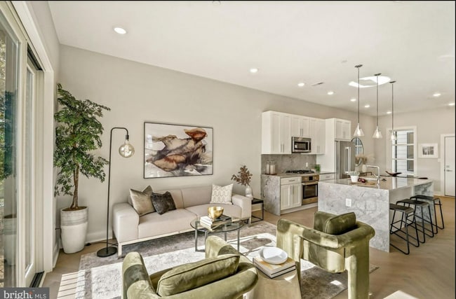 Building Photo - 1214 Madison St NW