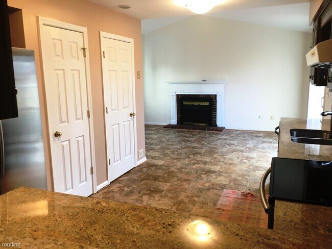 Foto del edificio - 4 br, 3.5 bath House - 1492 Shadow Oaks Place