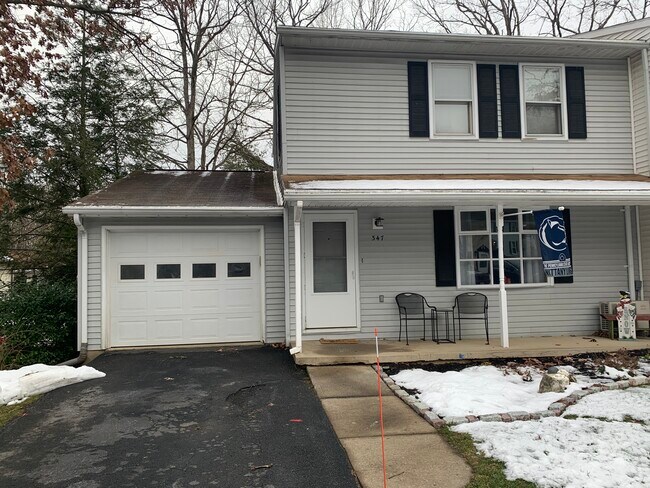 Building Photo - 347 Oakwood Ave