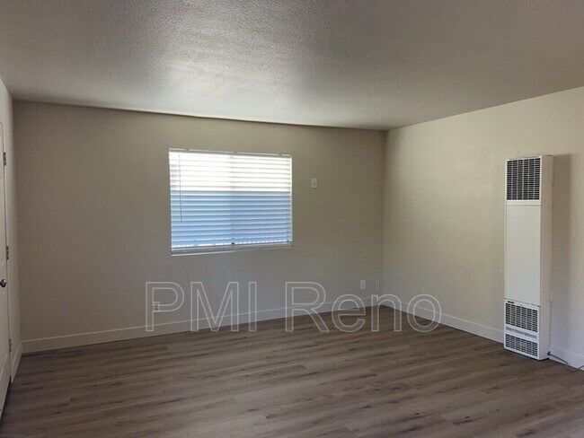 Foto del edificio - 690 Field St