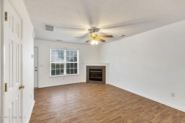 Foto del edificio - 705 Timberlake Trail