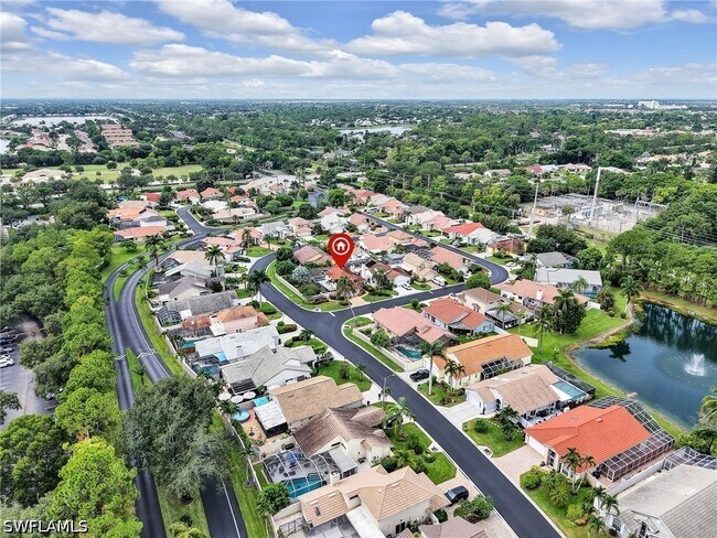 Foto del edificio - 1256 Naples Lake Dr