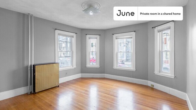 Foto del edificio - Room in Shared 5 bed/1 bath home
