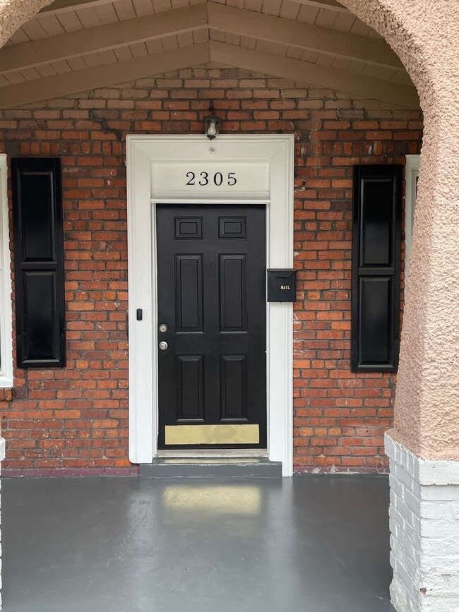 Foto del edificio - 4 Bedroom Home with Large Yard