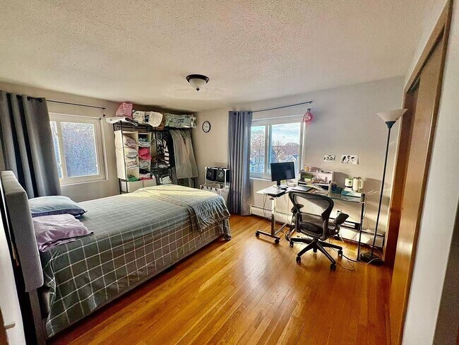 Foto del edificio - 80 Main St