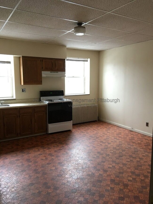 Building Photo - 437 S Aiken Ave