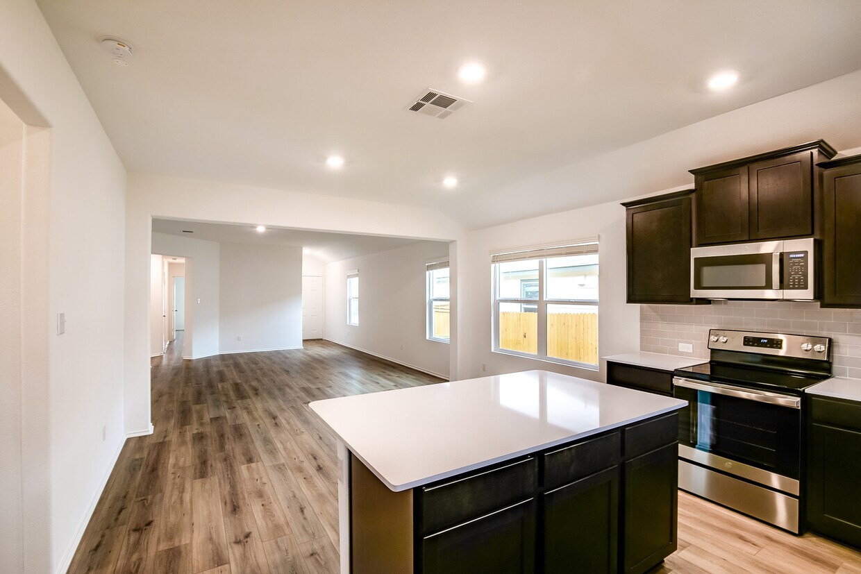 Building Photo - 156 Perfect World Loop