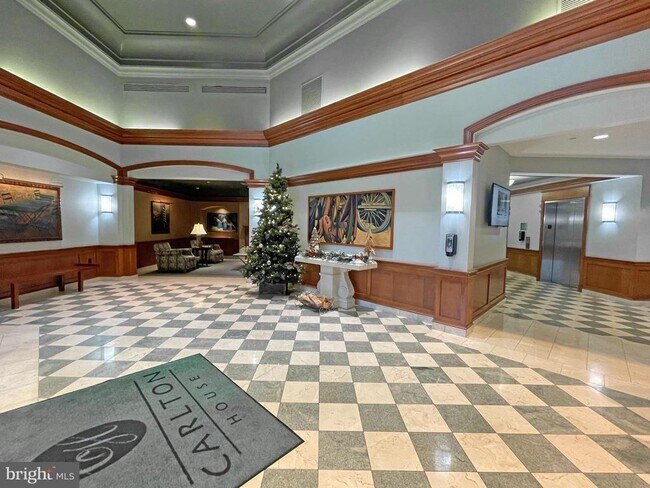 Foto del edificio - 11800 Sunset Hills Rd