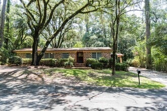 Building Photo - 2103 Evergreen Dr