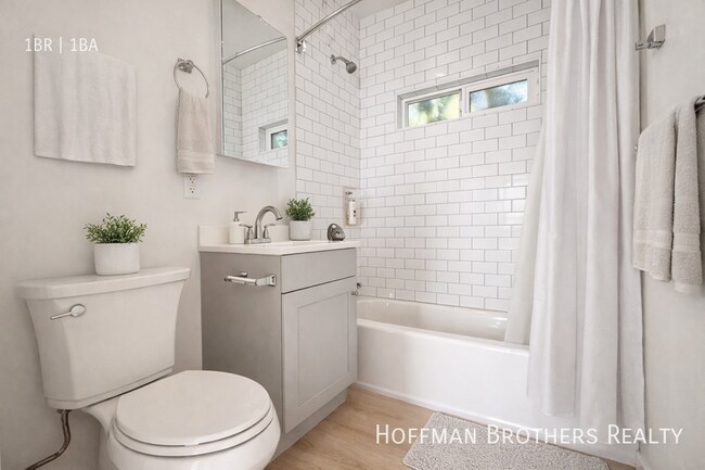 Foto del edificio - 3245 1/2 Glenhurst Ave