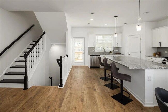 Building Photo - 1555 Brantin Dr