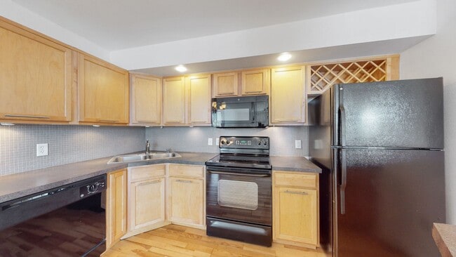 Photo - 601 W 11th Ave Apartment