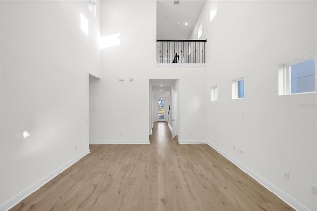 Foto del edificio - 10270 Pearson Ave