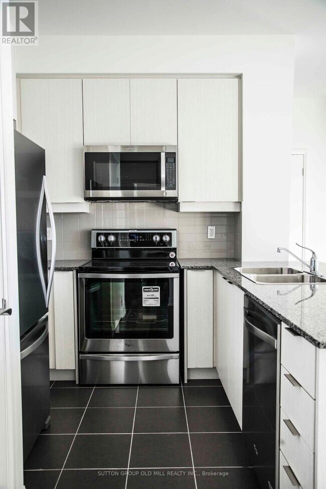 Building Photo - 2910 Hwy 7