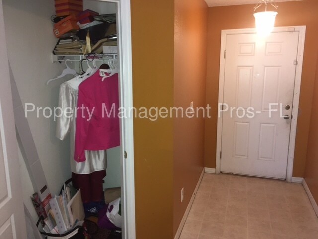 Building Photo - 1630 Redfin Dr
