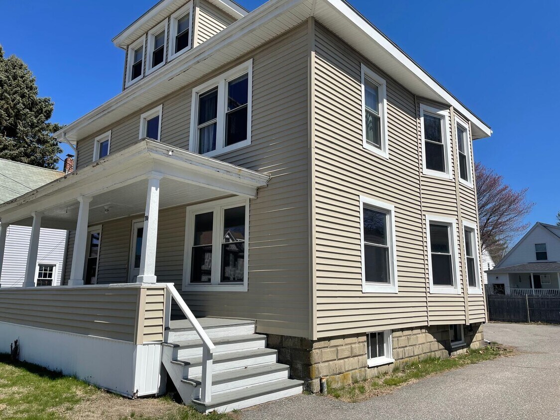 Foto principal - 70 Angell Ave