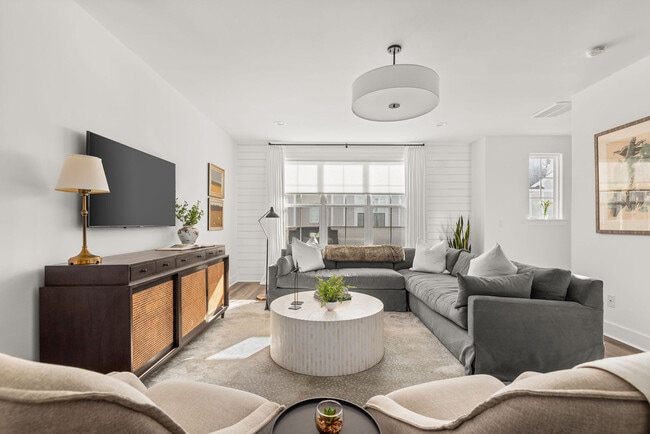 Foto del edificio - 7008 Westside Cir