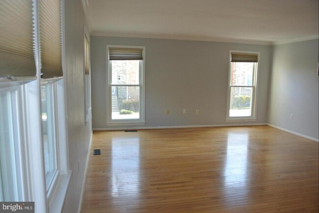 Building Photo - 10286 Arizona Cir