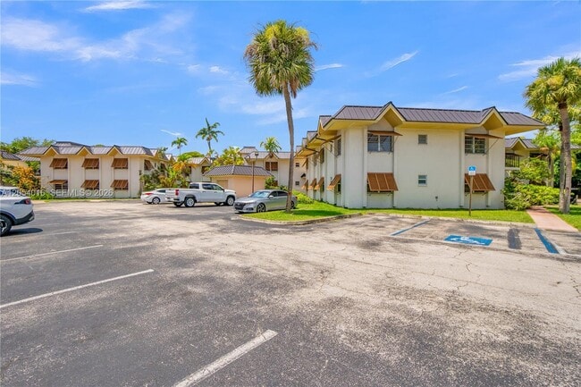 Building Photo - 9354 SW 77th Ave