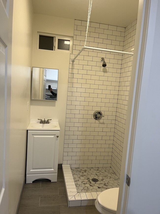 Bathroom - 951 E 105th St