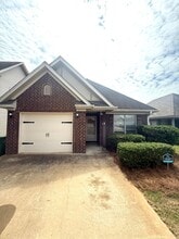 Building Photo - 6528 Ridgeview Cir