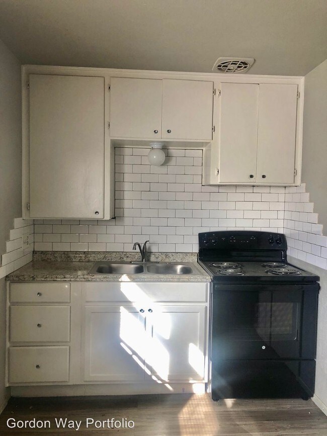 Building Photo - 535 42nd St