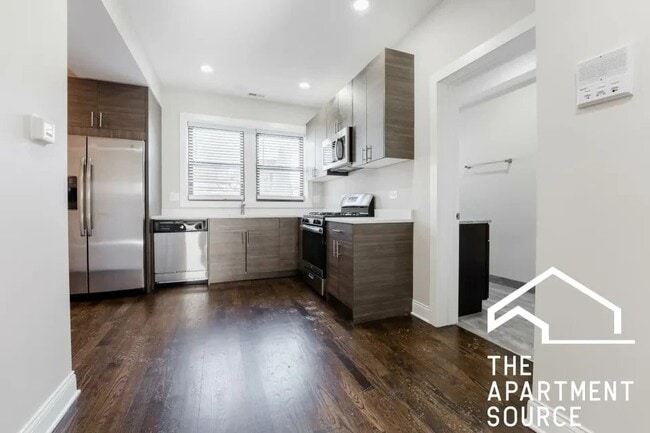 Photo - 2228 N Sawyer Ave (Chicago, IL) Apartment