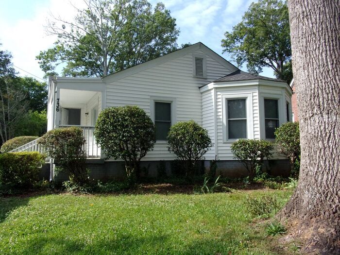 Primary Photo - 3 Bedroom 1 Bath Home in Prestigious Seven...