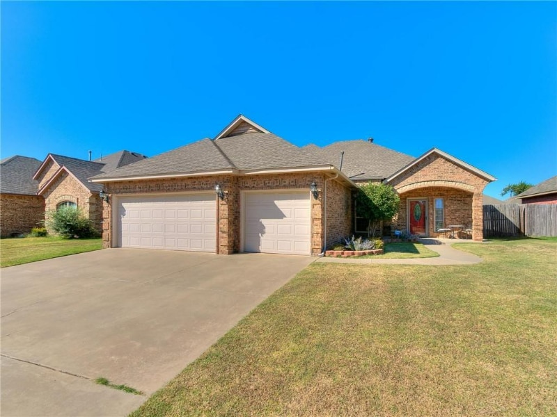 9017 NW 80th St, Yukon, OK 73099 House Rental in Yukon, OK