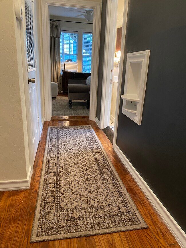 Hall between 2 Rooms - 938 Dalzell St