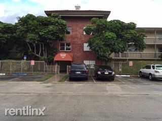 Building Photo - 1 br, 1 bath Condo - Sutton House Condominium