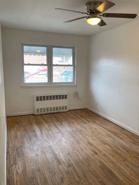 Building Photo - 2033 Strang Ave