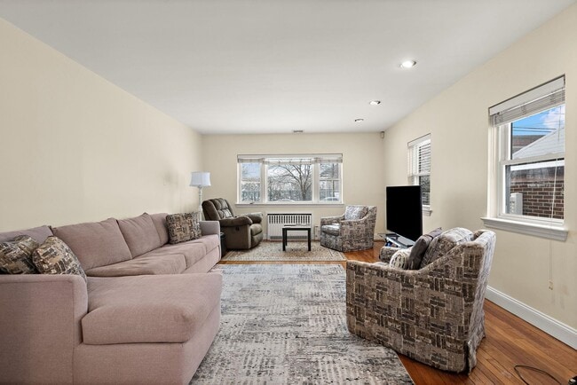 Building Photo - 97 Riverview Ave