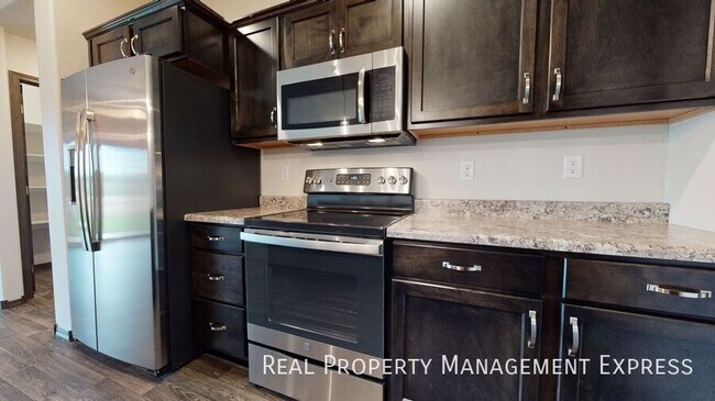 Building Photo - 4615 E Leubecher Pl