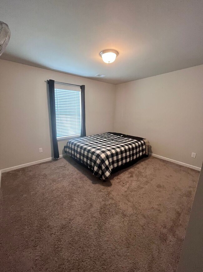 Building Photo - Nice home in Atlanta Area