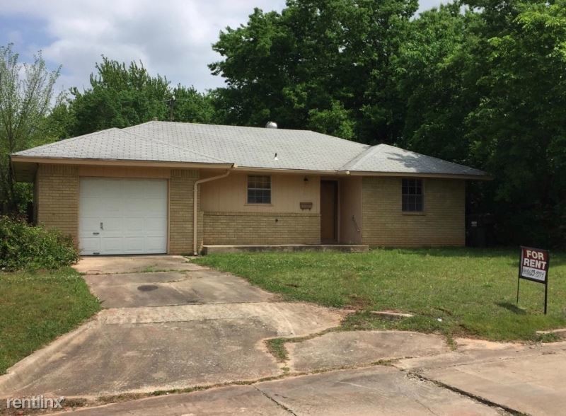 Primary Photo - 3 br, 1 bath House - 705 N 1st St