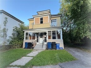 Building Photo - 103 Bradley St