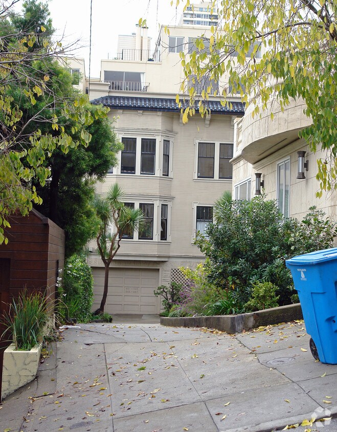Building Photo - 941-947 Lombard St