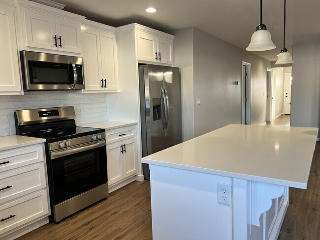 Building Photo - 107 Grant Dr