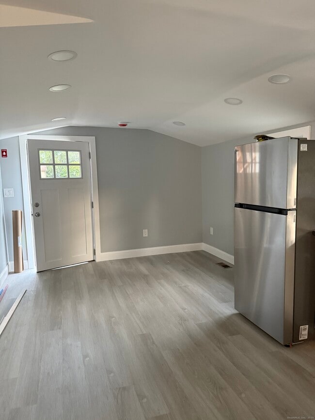 Building Photo - 465 James Farm Rd