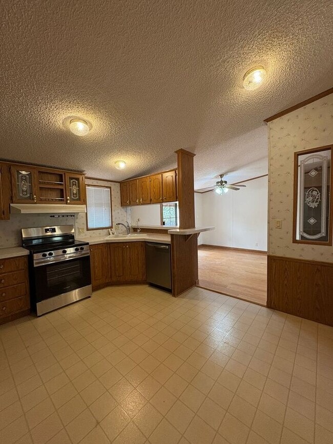 Building Photo - READY TO VIEW NOW! Adorable 3 Bed 2 Bath Home in New River NO HOA