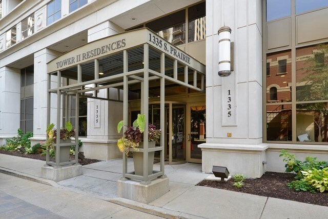Entrance - 1335 S Prairie Ave