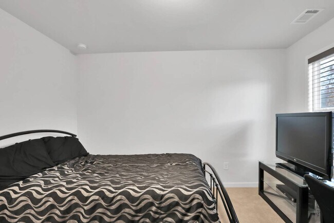 Building Photo - 5512 Cascade Run
