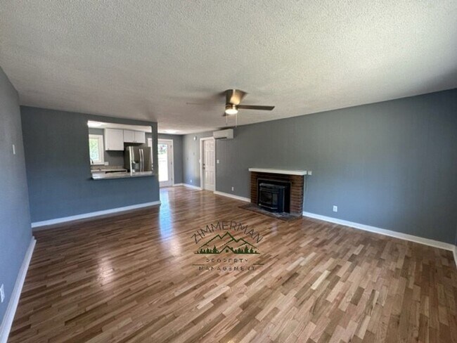 Foto del edificio - 3 br, 1 bath House - 1740 City View