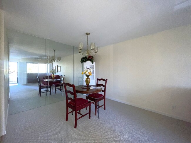 Building Photo - AVAILABLE NOW! 1 Bed 1 Bath Apartment in P...