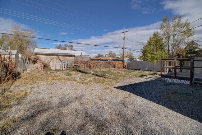 Building Photo - Pet Friendly Kearns Home