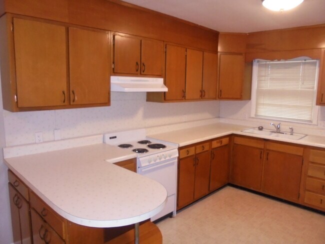 Foto del edificio - Cozy one level apartment with hardwood floors