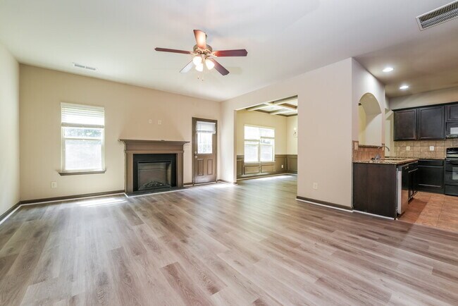 Building Photo - 651 Sweet Ashley Way