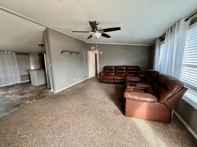 Foto del edificio - 10136 W University Blvd